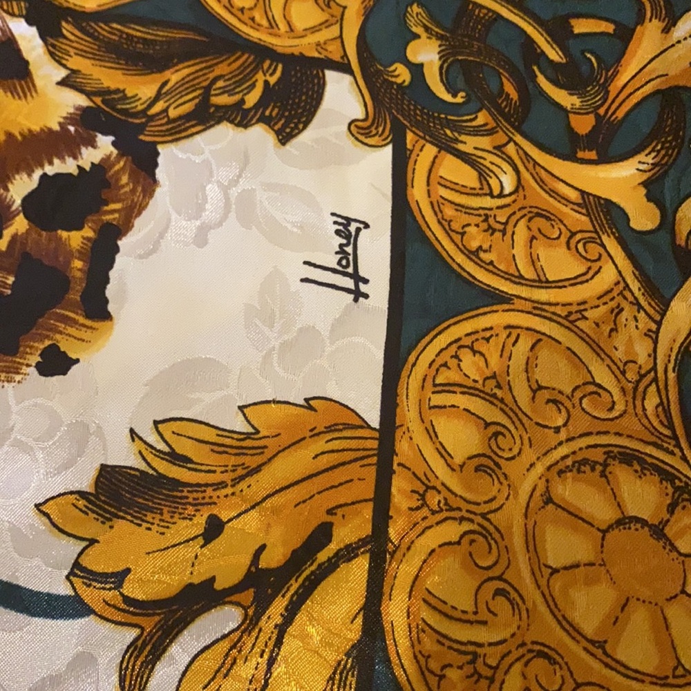 Lot of scars and bandanna. Beautiful head scarves from brands honey, echo, - Picture 8 of 12